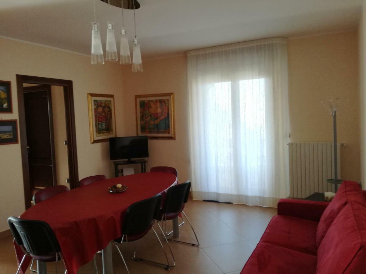 Lecce Barocca - La Casa Di Roby Apartment Luaran gambar