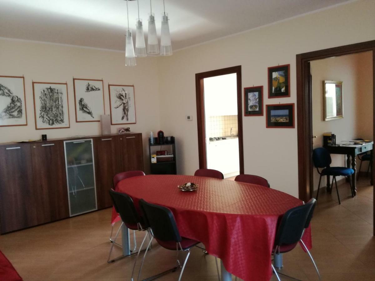 Lecce Barocca - La Casa Di Roby Apartment Luaran gambar